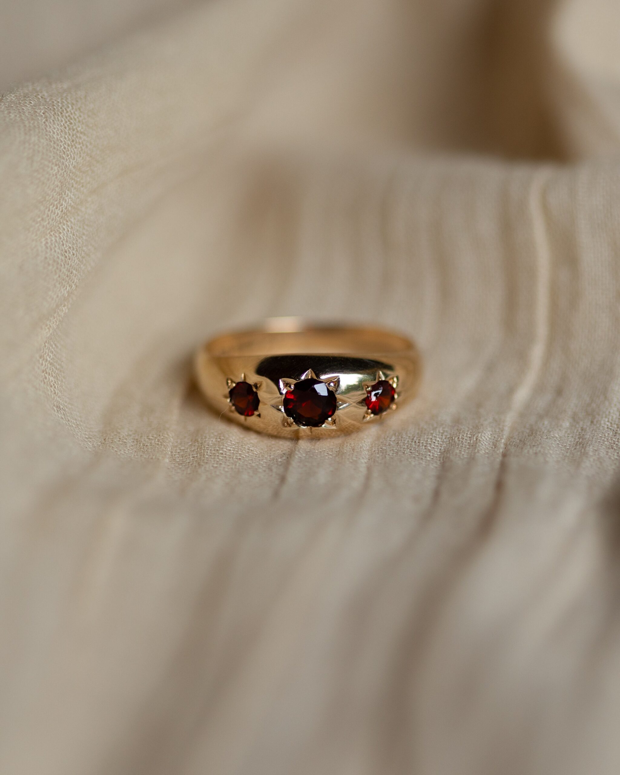 Untitled_Session1828.jpg Zadie 1971 Vintage 9ct Gold Garnet Trilogy Ring - Image 1